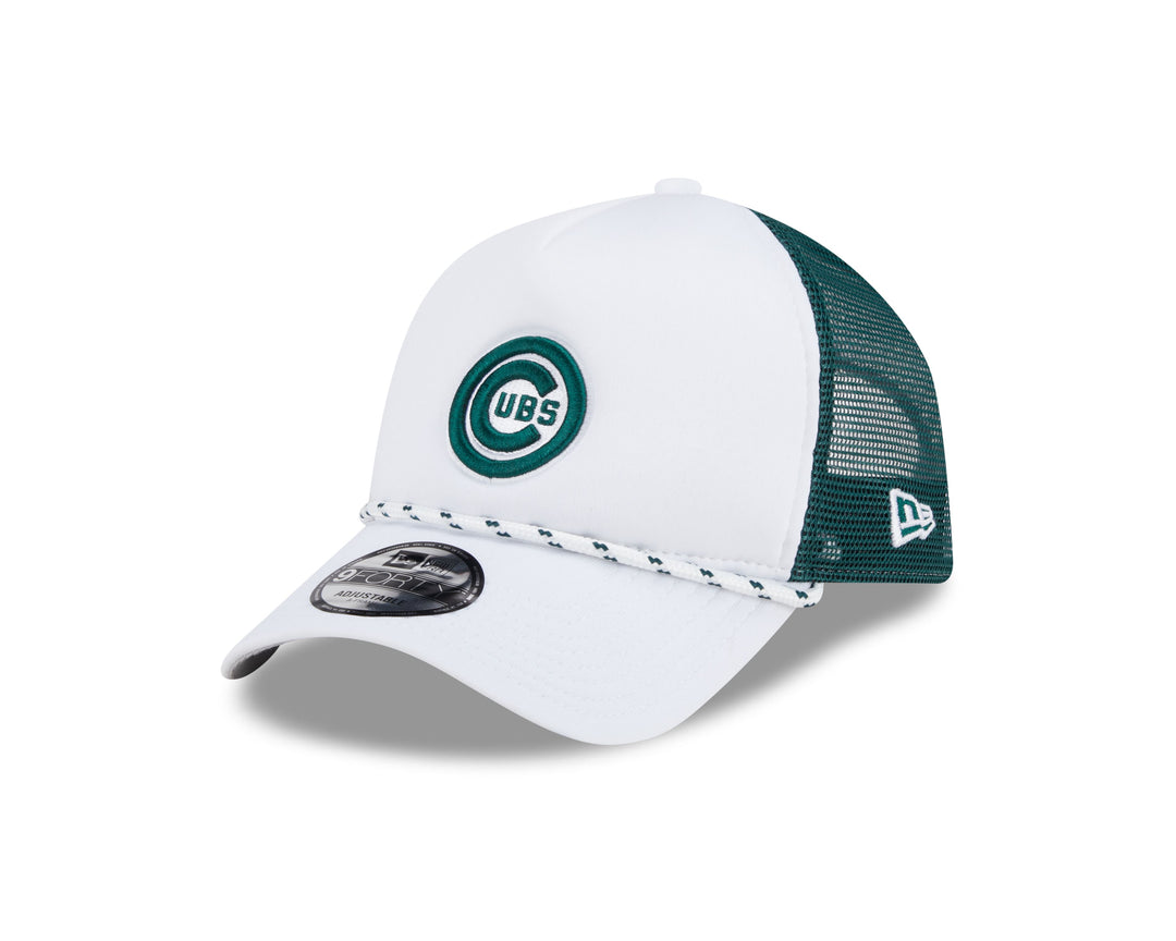 CHICAGO CUBS NEW ERA BULLSEYE WHITE AND GREEN ROPE 9FORTY TRUCKER CAP Caps NEW ERA CAP COMPANY INC